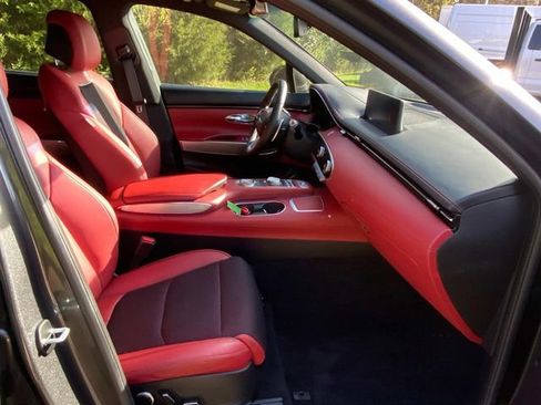 Used 2024 Genesis GV70 2.5T w/ Sport Prestige Package image 36