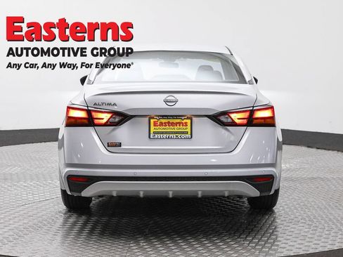 Used 2024 Nissan Altima 2.5 S FWD image 6