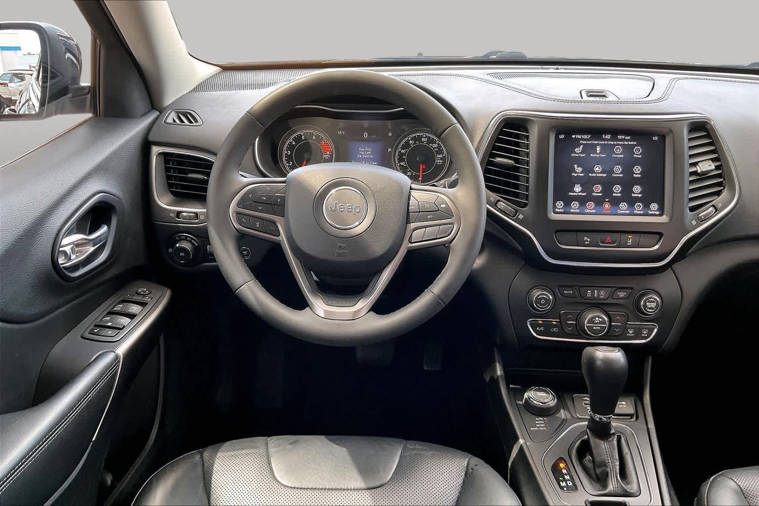 Used 2021 Jeep Cherokee Latitude Lux w/ Comfort/Convenience Group AWD/4WD image 7
