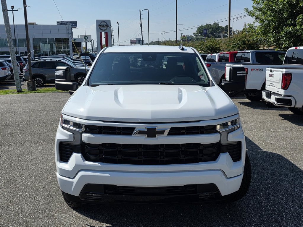 Used 2024 Chevrolet Silverado 1500 RST w/ Z71 Off-Road Package AWD/4WD image 2