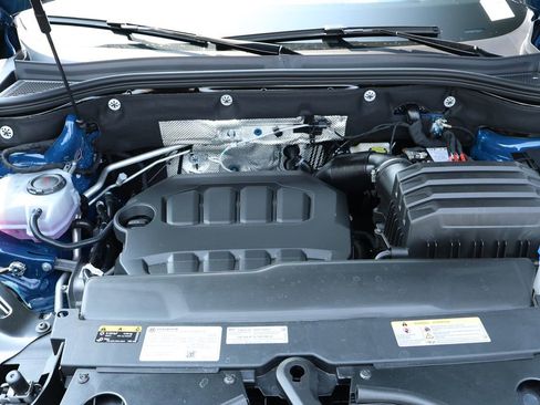 Used 2025 Volkswagen Atlas Cross Sport SEL Premium R-Line image 16