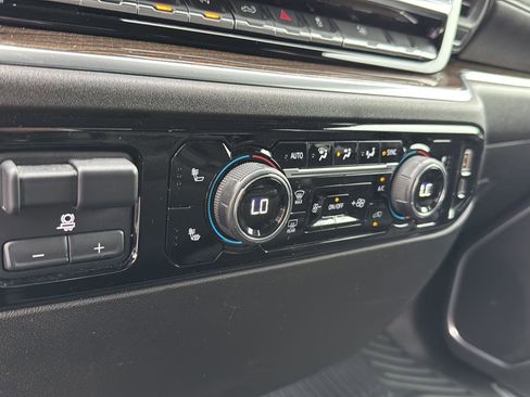 Used 2023 Chevrolet Silverado 1500 LT image 24