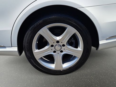 Used 2014 Mercedes-Benz E 350 4MATIC Sedan image 33