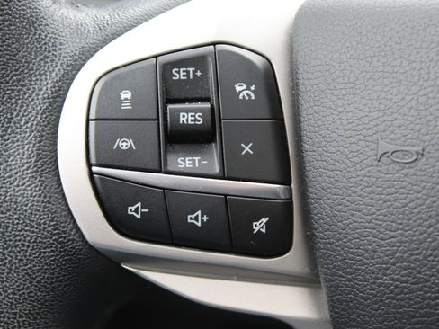 Used 2020 Ford Explorer XLT w/ Equipment Group 202A image 27