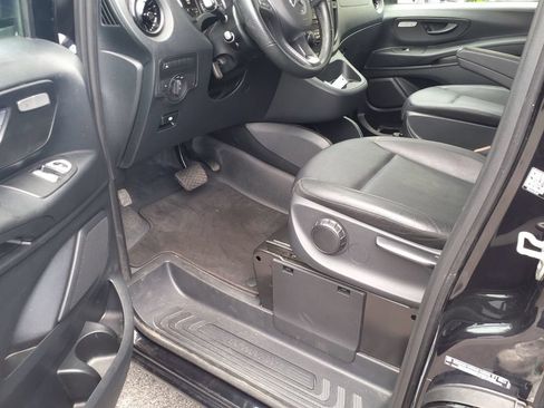 Used 2023 Mercedes-Benz Metris Passenger image 14