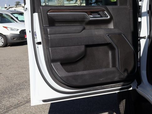 Used 2025 Chevrolet Silverado 3500 LT w/ Convenience Package image 16