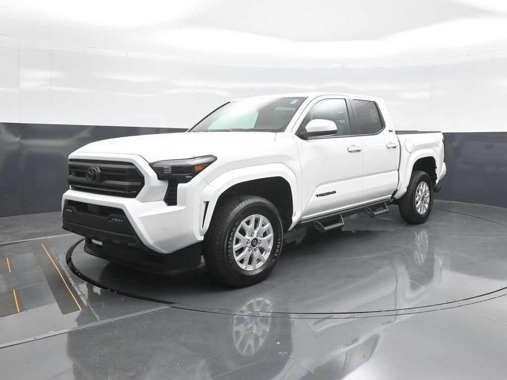 Certified 2026 Toyota Tacoma SR5 AWD/4WD image 3