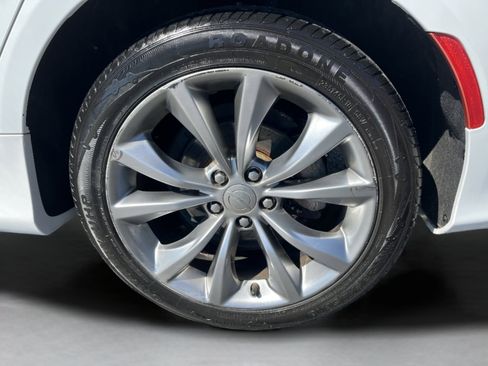 Used 2016 Chrysler 200 S w/ Comfort Group image 9