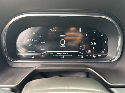 Used 2024 GMC Yukon AT4 w/ Technology Package AWD/4WD image 19