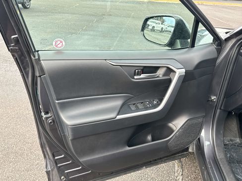 Used 2025 Toyota RAV4 XLE Premium image 9