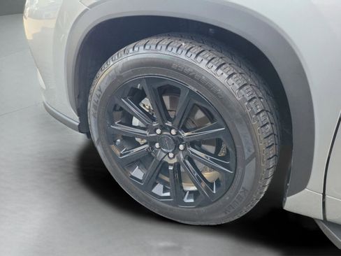 Used 2021 Toyota Highlander Limited FWD image 30