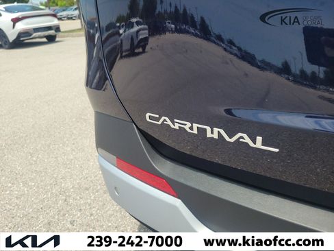 New 2026 Kia Carnival EX FWD image 11
