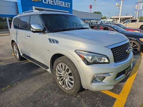 Used 2017 INFINITI QX80 4WD w/ Deluxe Technology Package image 3