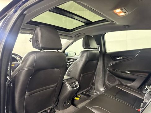 Used 2018 Chevrolet Malibu Hybrid w/ Leather Package FWD image 12
