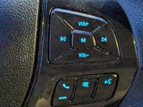 Used 2018 Ford Explorer XLT image 15