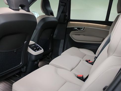 New 2026 Volvo XC90 B5 Plus w/ Protection Package Premier image 11