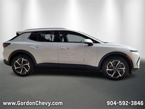 New 2026 Chevrolet Equinox EV LT image 6