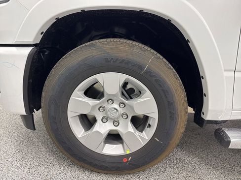 New 2026 RAM 1500 4x4 Crew Cab image 10