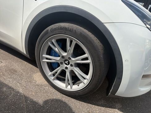 Used 2021 Tesla Model Y Long Range image 3