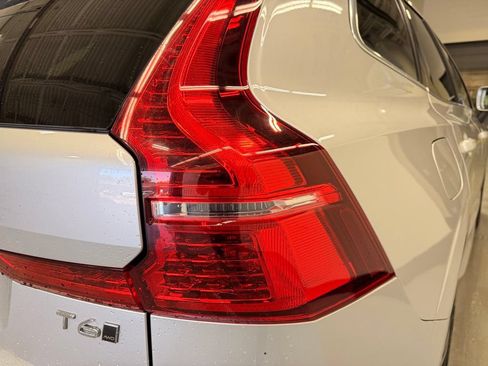 Used 2019 Volvo XC60 T6 Momentum w/ Protection Package AWD/4WD image 5