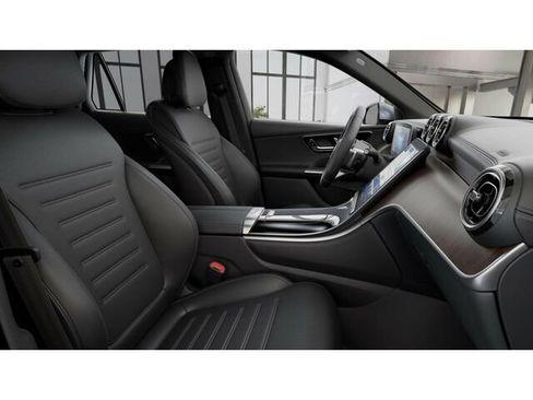 New 2025 Mercedes-Benz GLC 350e 4MATIC image 5