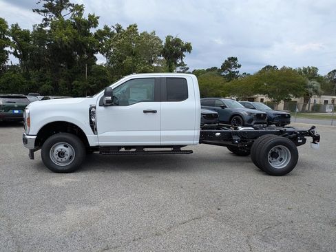 New 2026 Ford F350 XL w/ XL Chrome Package AWD/4WD image 6
