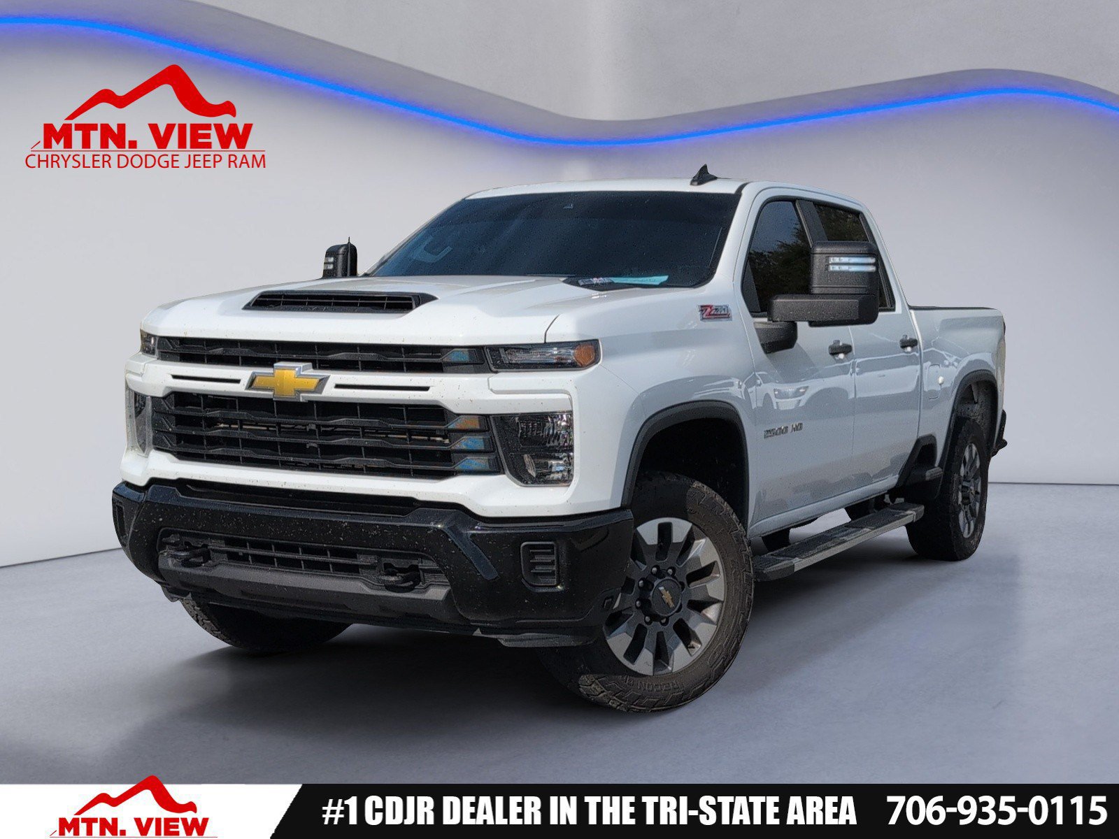 Used 2024 Chevrolet Silverado 2500 Custom w/ Custom Value Package AWD/4WD image 1
