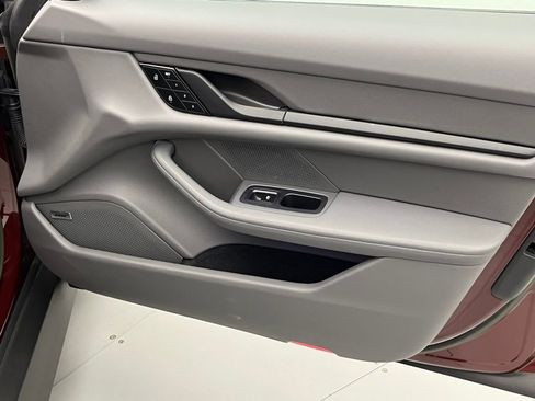 Used 2022 Porsche Taycan image 36