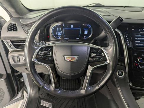 Used 2018 Cadillac Escalade Platinum image 21