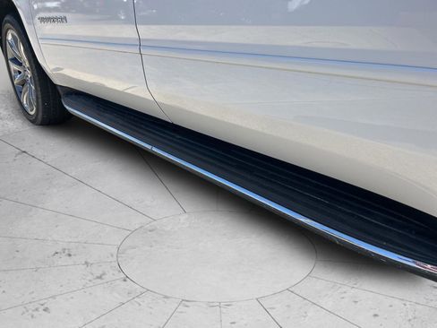 Used 2019 Chevrolet Suburban Premier image 41