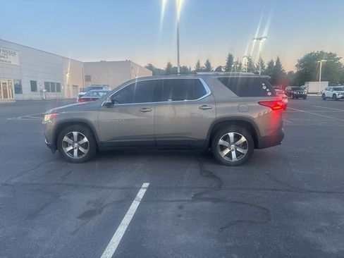 Used 2018 Chevrolet Traverse LT AWD/4WD image 6
