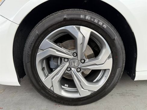 Used 2018 Honda Accord EX image 38