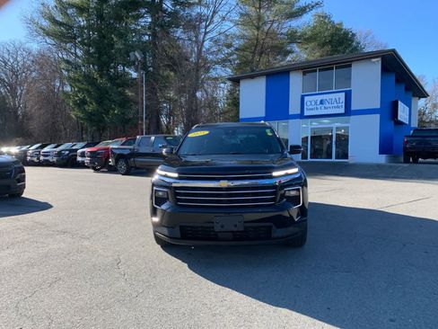 Used 2025 Chevrolet Traverse LT image 9