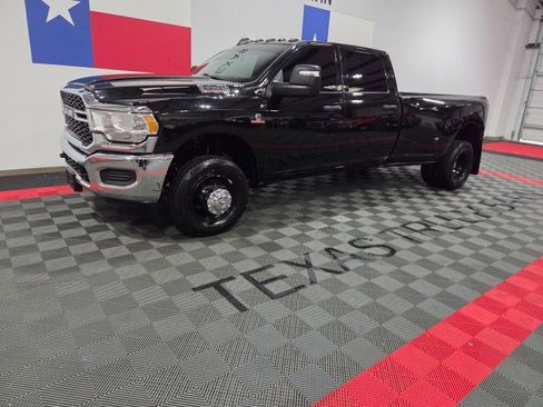 Used 2024 RAM 3500 Tradesman w/ Chrome Appearance Group AWD/4WD image 2