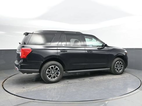 Used 2024 Ford Expedition XLT AWD/4WD image 2