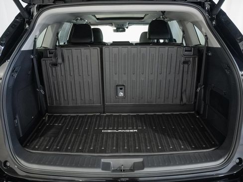 Used 2026 Toyota Highlander Platinum AWD/4WD image 10