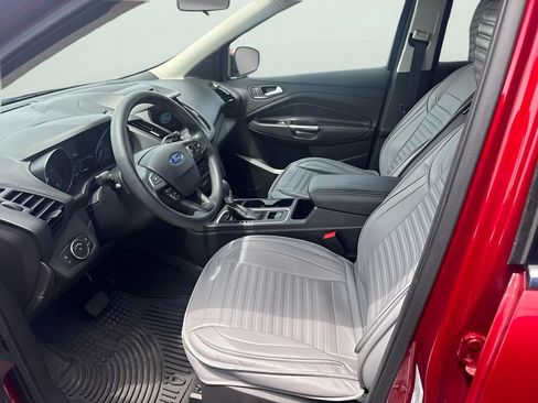 Used 2017 Ford Escape SE w/ Equipment Group 201A FWD image 5