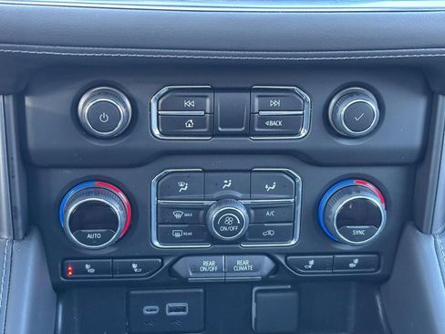 Used 2024 Chevrolet Tahoe Z71 w/ Off-Road Capability Package image 33