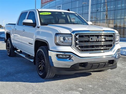 Used 2018 GMC Sierra 1500 SLE w/ SLE Value Package image 2