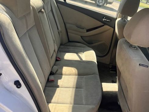 Used 2009 Nissan Altima 3.5 SE w/ Sport Pkg image 4