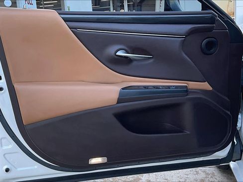 Used 2019 Lexus ES 350 w/ Accessory Package 2 image 19