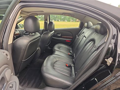 Used 2002 Chrysler 300M image 11