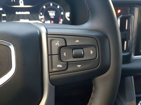 Used 2023 GMC Yukon Denali image 35