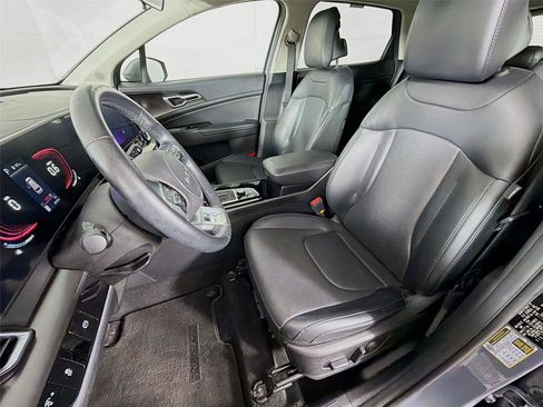 Used 2023 Kia Sportage EX AWD/4WD image 11