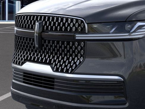 New 2025 Lincoln Navigator Reserve image 17