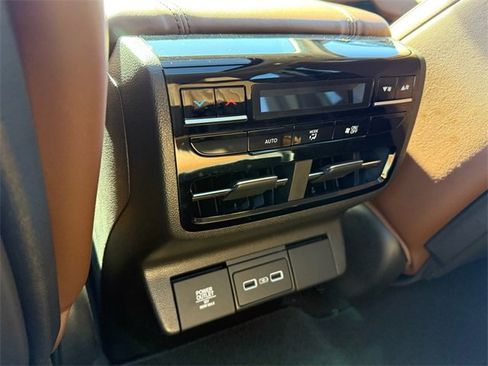 Used 2023 Acura MDX SH-AWD w/ Technology Package image 11