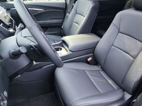 Used 2025 Honda Passport EX-L image 8