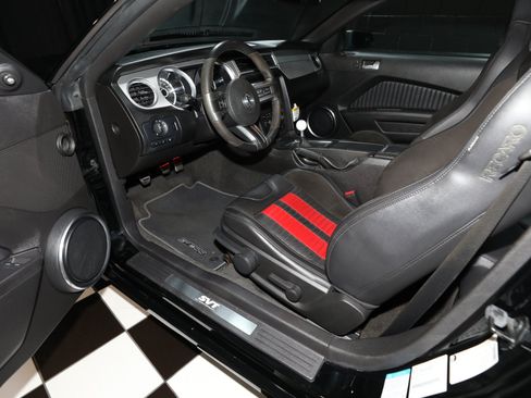 Used 2013 Ford Mustang Shelby GT500 RWD image 3