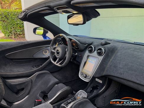 Used 2020 McLaren 600LT Spider RWD image 31