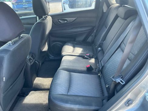 Used 2017 Nissan Rogue SV FWD image 13